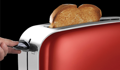 Russell Hobbs Grille Pain [Pour 2 Tranches] Colours+ Rouge (2 Fentes extra  larges, 6 Niveaux de Brunissage rapide, Surélévation & contrôle, Décongèle,  Réchauffe viennoiserie, 1670W) 23330-56 : : Cuisine et Maison